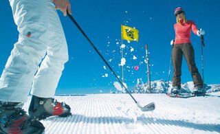 Ski-Abfahrt & Golf-Abschlag!